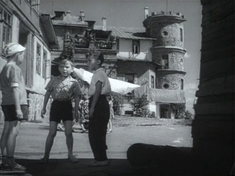 Кадр із фільму "Пригоди Толі Клюквіна", нинішня вулиця Миколи Оводова