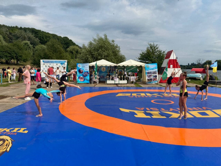 Вінниця, 24 серпня, парк Дружби народів,показові виступи вихованців спортивних шкіл
