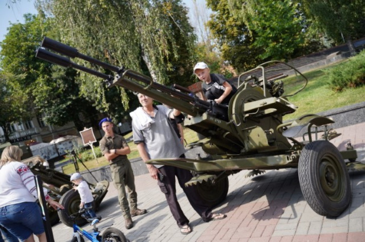 Виставка військової техніки у Вінниці, 24 серпня 2021 р., Європейська площа