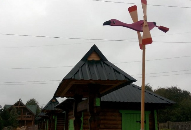 Вітряк у формі птаха у Подільському зоопарку