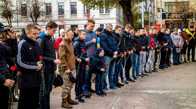 Участники рыцарского турнирау Винницы чествуют память Максима Шимко