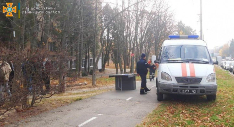 У Вінниці рятувальники гасили пожежу у гуртожитку