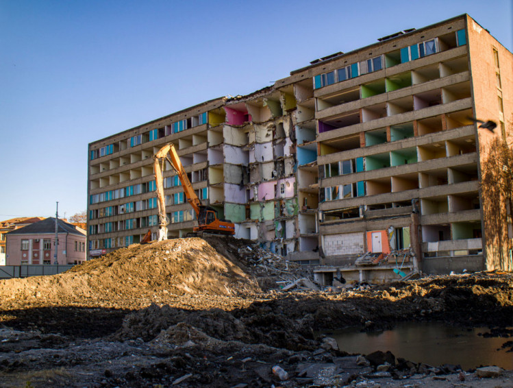 У Вінниці розбирають готель "Південний Буг"