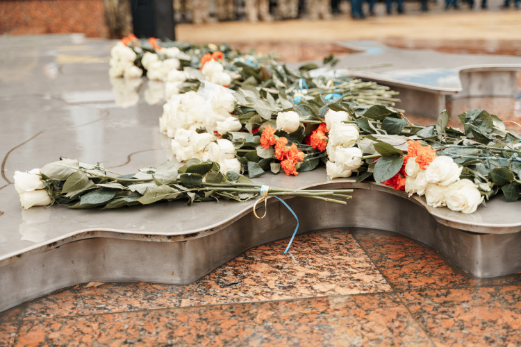 У Вінниці поклали квіти до пам"ятника