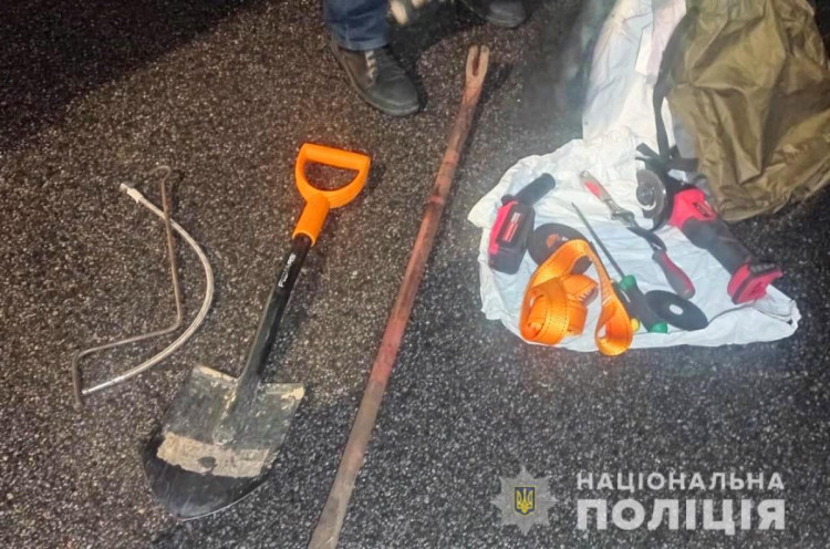 Речові докази зловмисників з Вінниччини