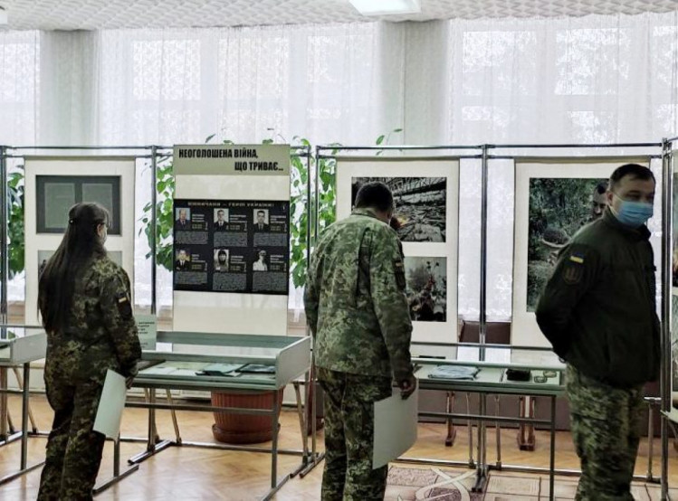 У Вінниці на території Військово-медичного клінічного центру Центрального регіону відкрили виставку
