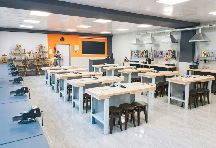 У вінницькій школі №23 створили сучасну майстерню для трудового навчання