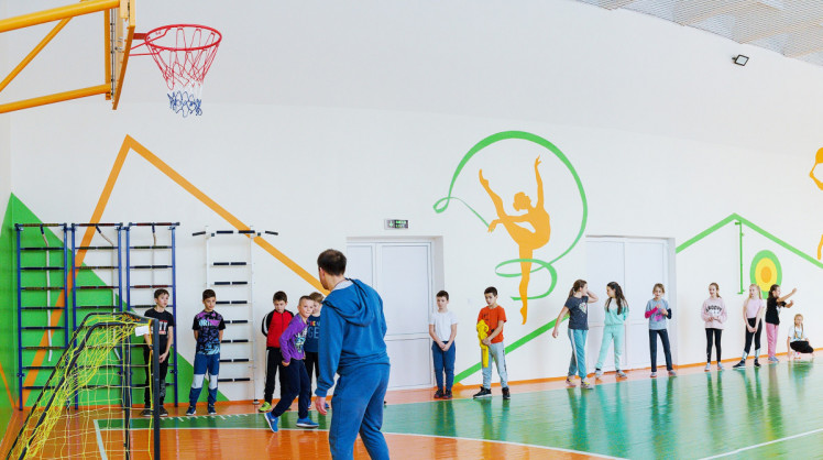 У Вінницькій гуманітарній початковій школі №25 відремонтували спортивну залу