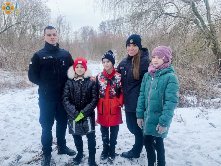 В Винницкой области шестиклассница спасла братика, який провалився під лід