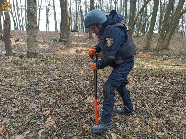В Якушинцях Вінницького району знайшли снаряд