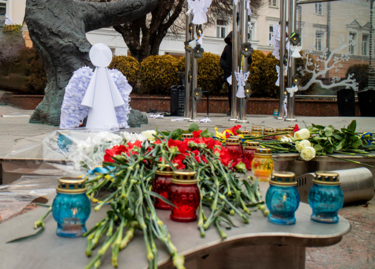 Тиха акція "Ангели пам"яті" у Вінниці, 18 лютого 2022 р.
