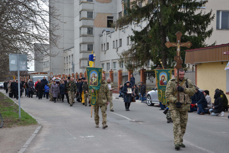 Два похорони в Хмільницькому районі. 14 квітня 2022 року